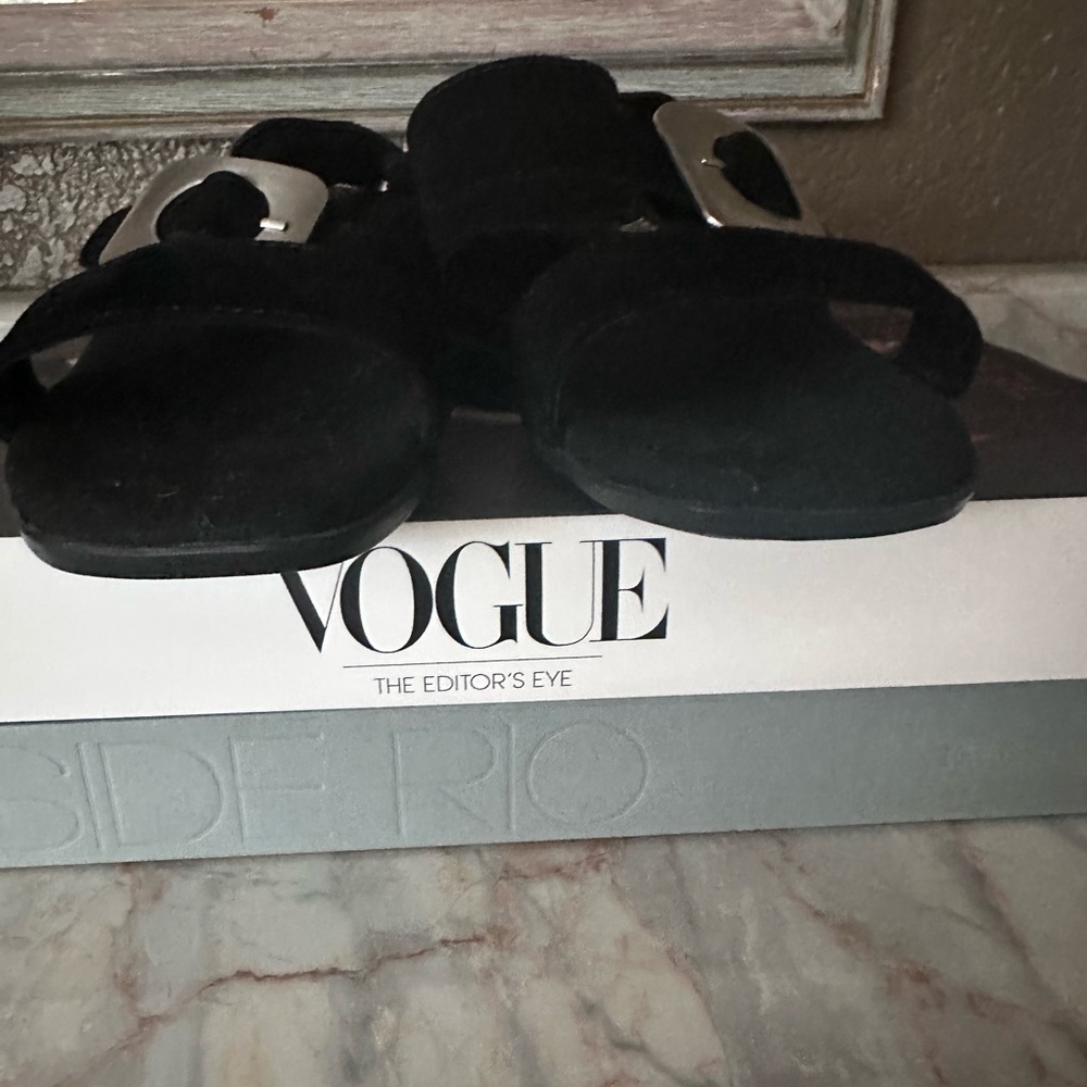 Munro Black and Silver Sandals with Low Block Heel - Picture 10 of 10